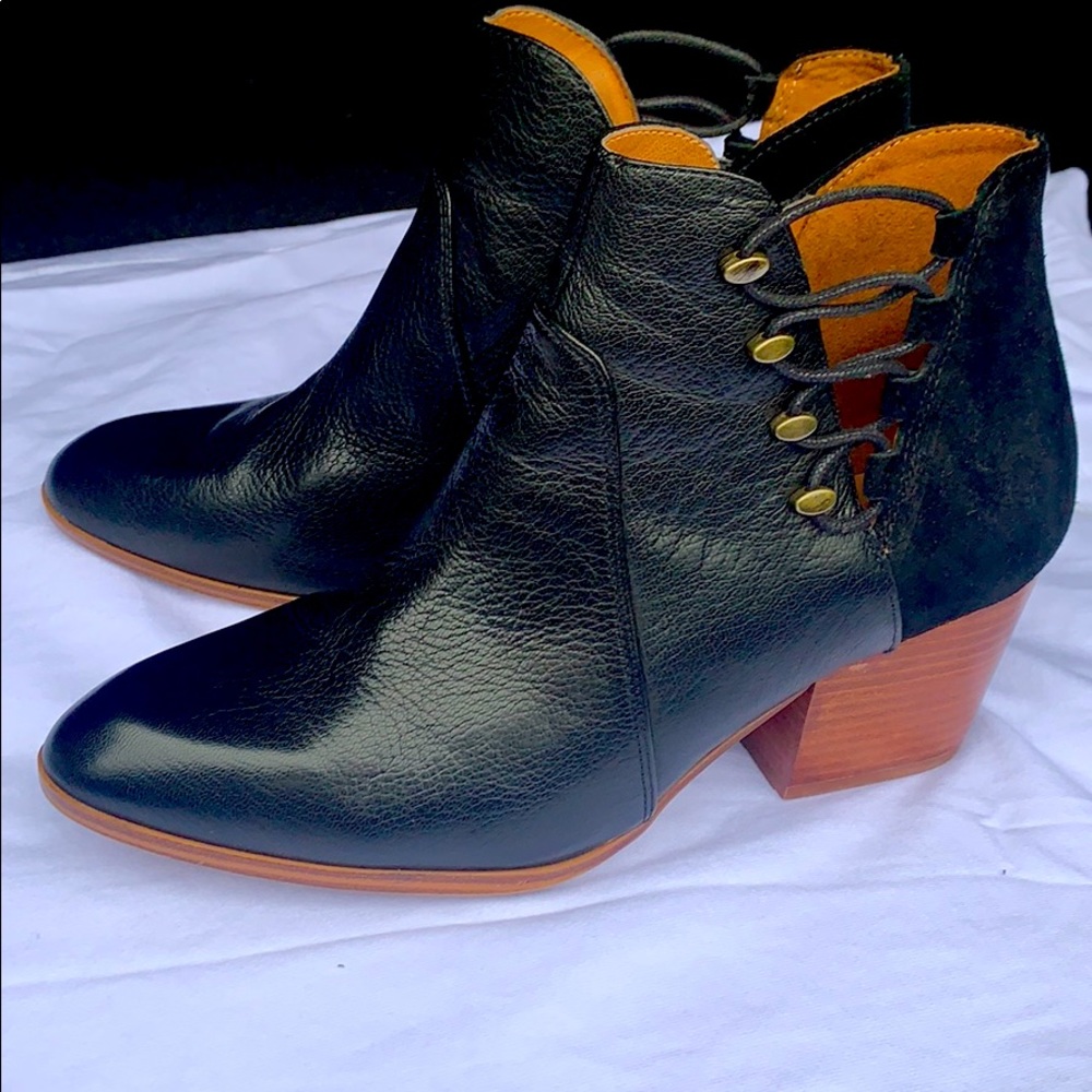 Ladies Aldo Ankle Boots